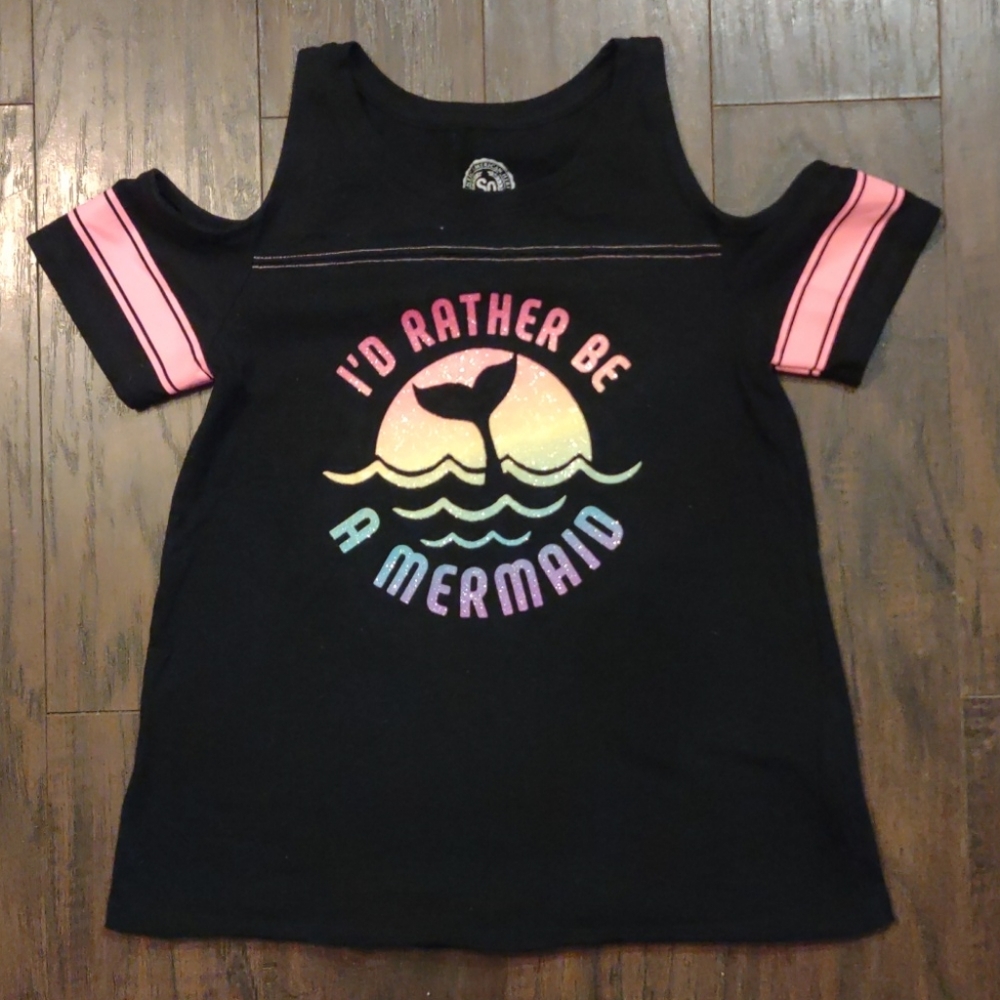 🌼SO cold shoulder mermaid tee. Girls SZ 10